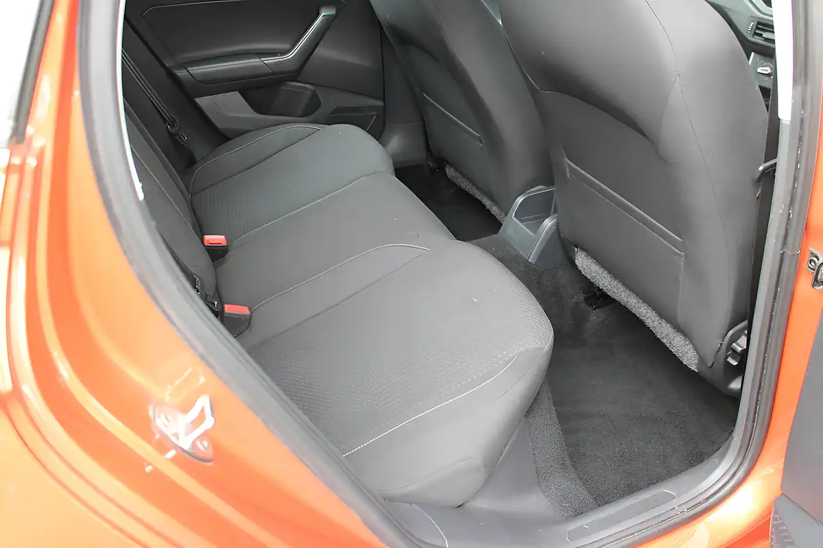 Used 2018 Volkswagen Polo Se Orange - Interior and Exterior details 8