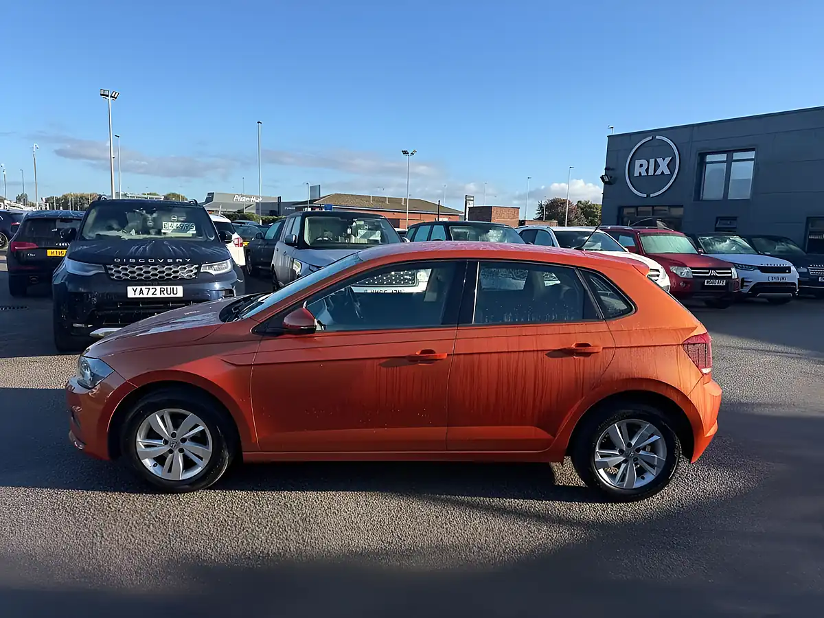 Used 2018 Volkswagen Polo Se Orange - Interior and Exterior details 3