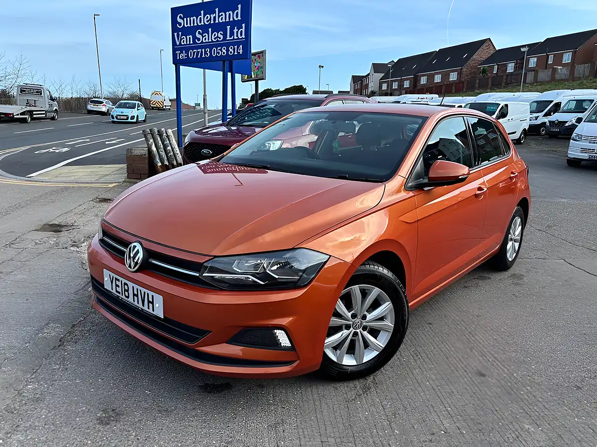 Used 2018 Volkswagen Polo Se Orange - Front View