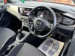 Used 2018 Volkswagen Polo Se Orange - Interior and Exterior details 12