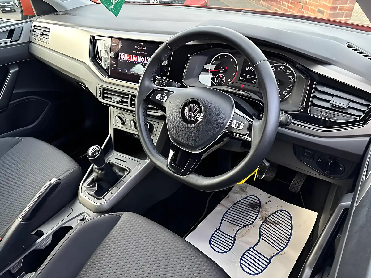 Used 2018 Volkswagen Polo Se Orange - Interior and Exterior details 12