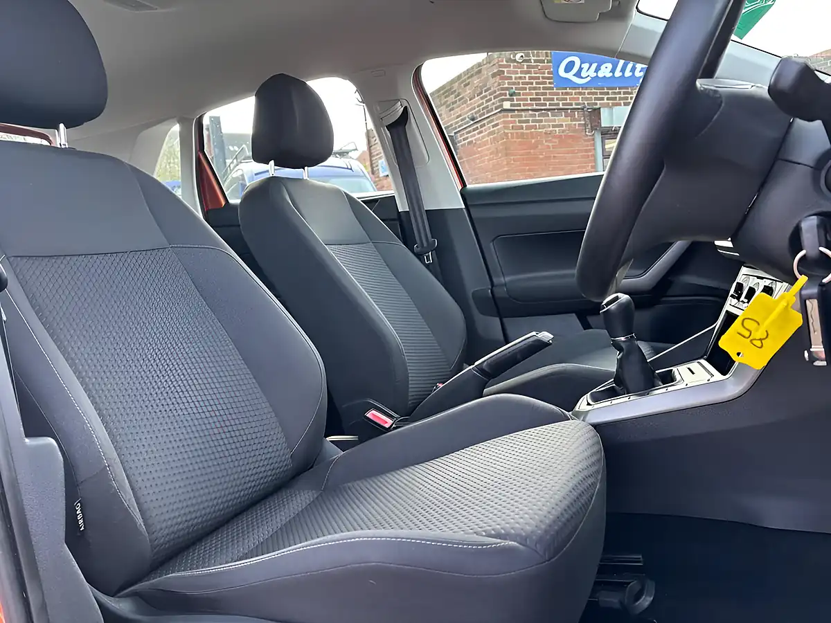 Used 2018 Volkswagen Polo Se Orange - Interior and Exterior details 14