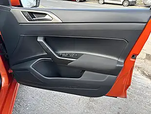 Used 2018 Volkswagen Polo Se Orange - Interior and Exterior details 18