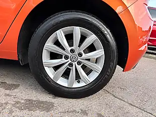 Used 2018 Volkswagen Polo Se Orange - Interior and Exterior details 5