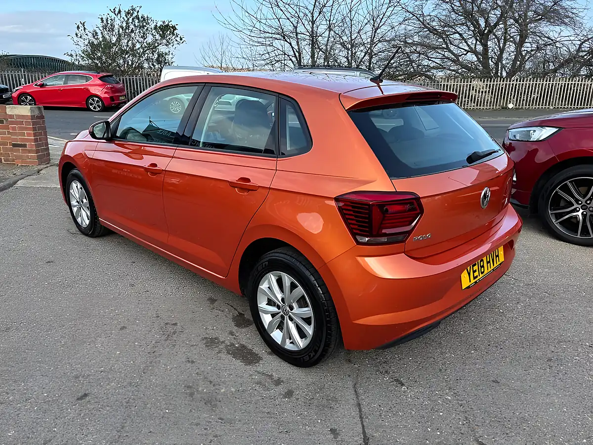 Used 2018 Volkswagen Polo Se Orange - Interior and Exterior details 9
