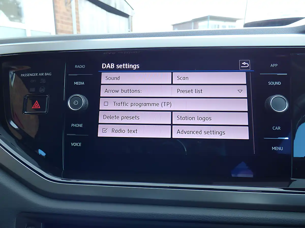 Used 2018 Volkswagen Polo Se Orange - Interior and Exterior details 18