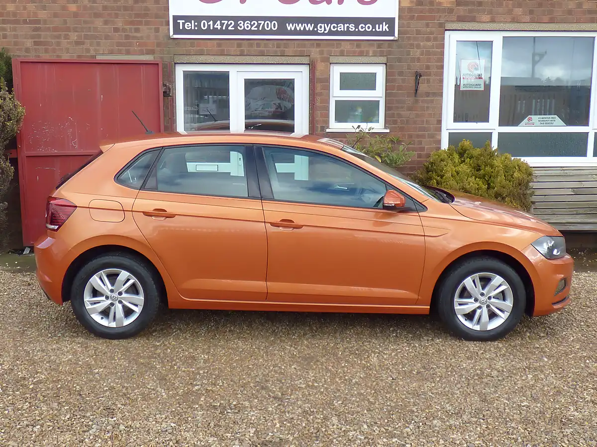 Used 2018 Volkswagen Polo Se Orange - Interior and Exterior details 2