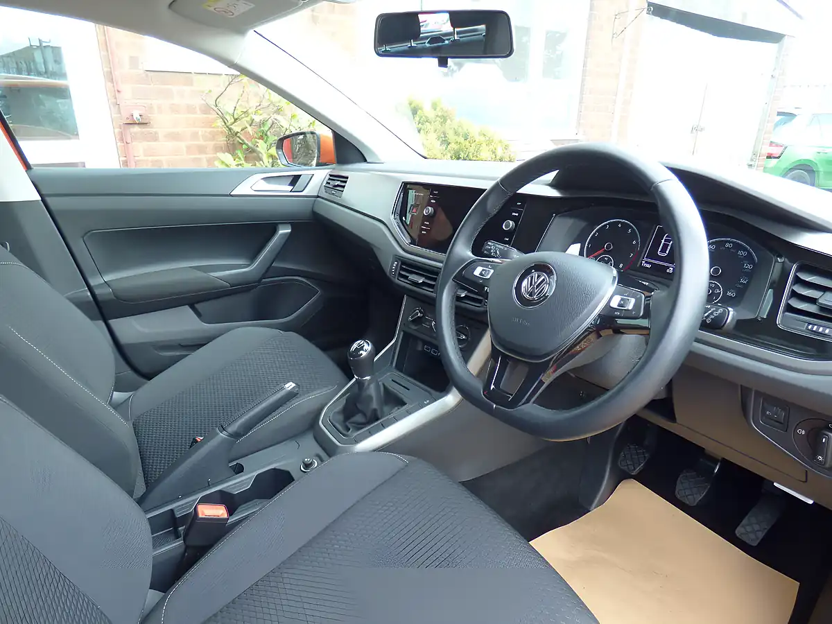 Used 2018 Volkswagen Polo Se Orange - Interior and Exterior details 7