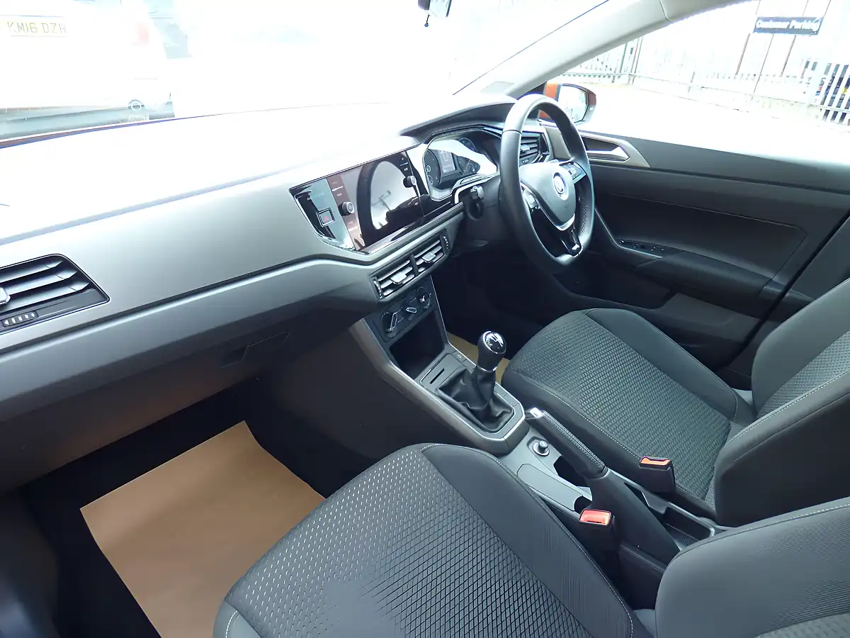 Used 2018 Volkswagen Polo Se Orange - Interior and Exterior details 8