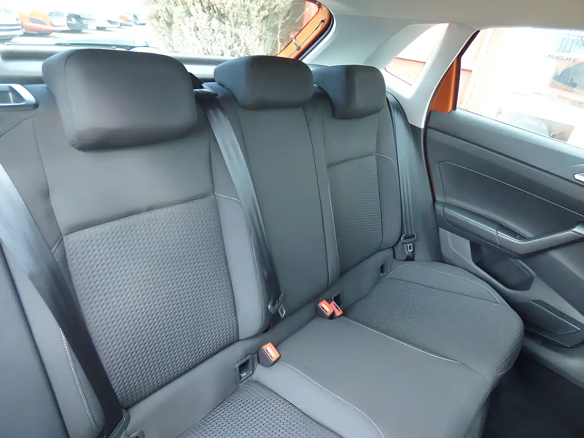 Used 2018 Volkswagen Polo Se Orange - Interior and Exterior details 9