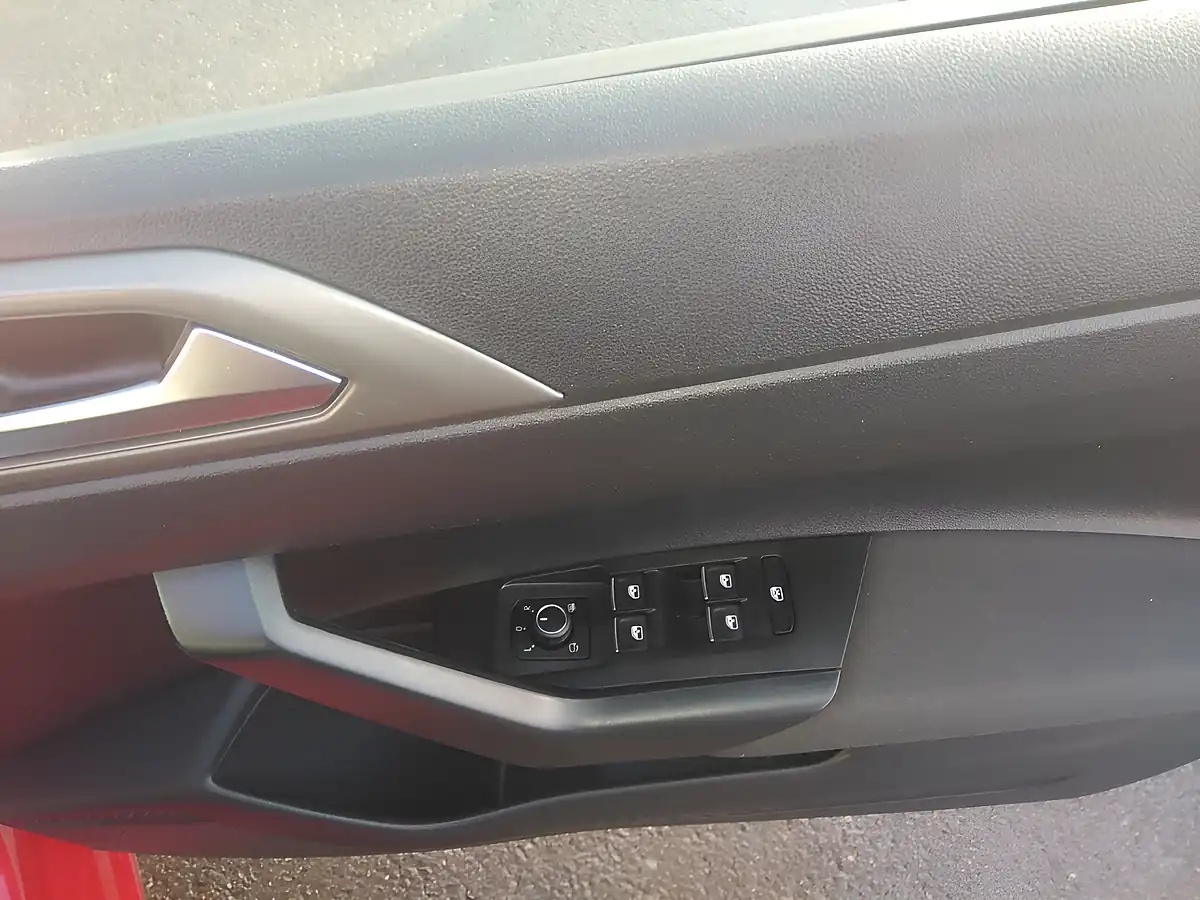 Used 2018 Volkswagen Polo Se Red - Interior and Exterior details 8