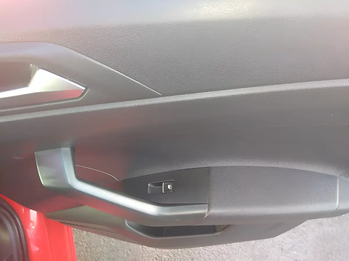 Used 2018 Volkswagen Polo Se Red - Interior and Exterior details 9