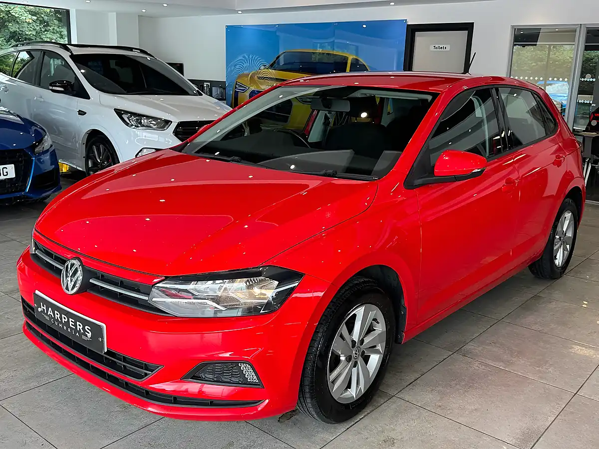 Used 2018 Volkswagen Polo Se Red - Interior and Exterior details 15