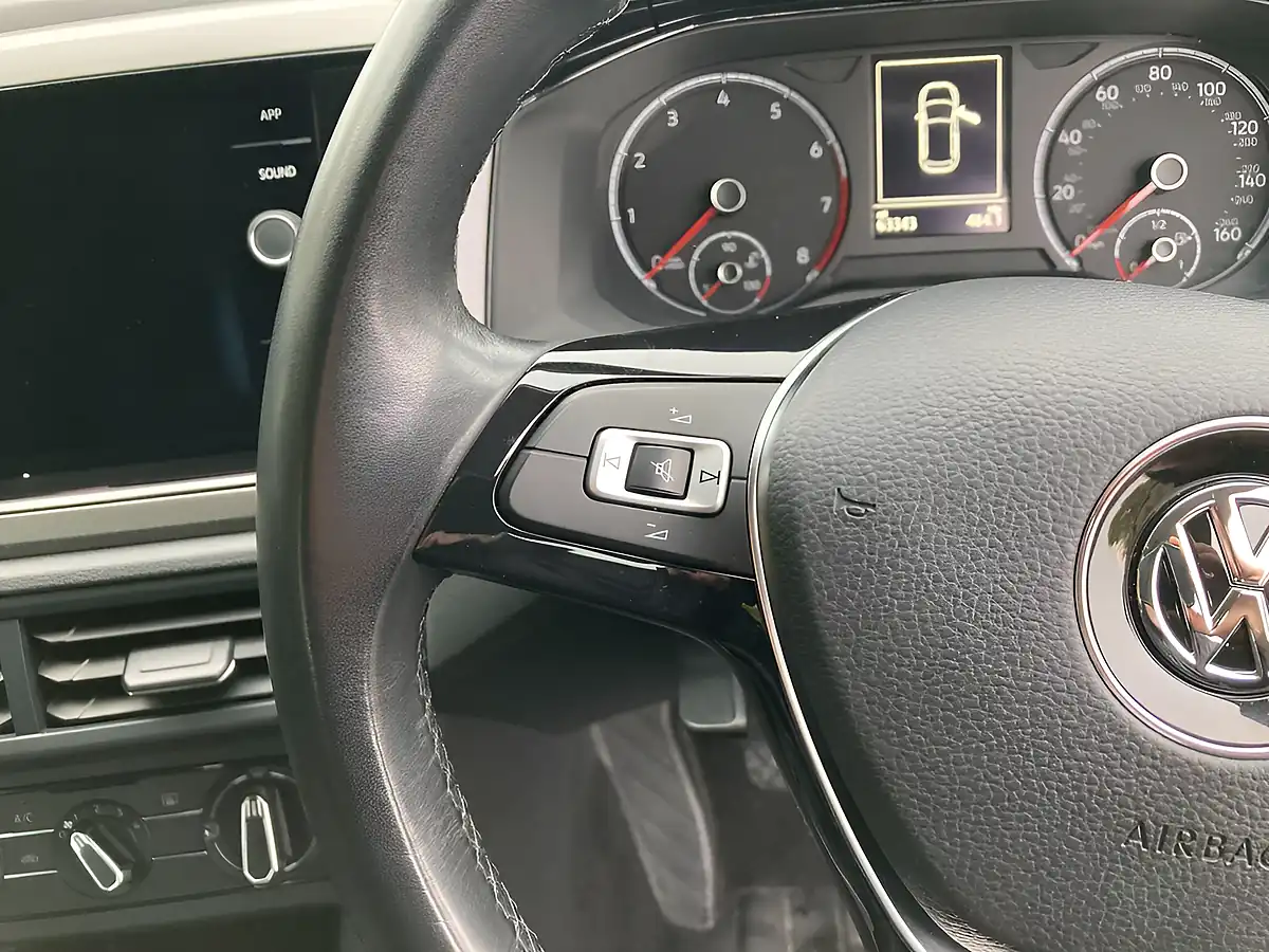 Used 2018 Volkswagen Polo Se Red - Interior and Exterior details 17