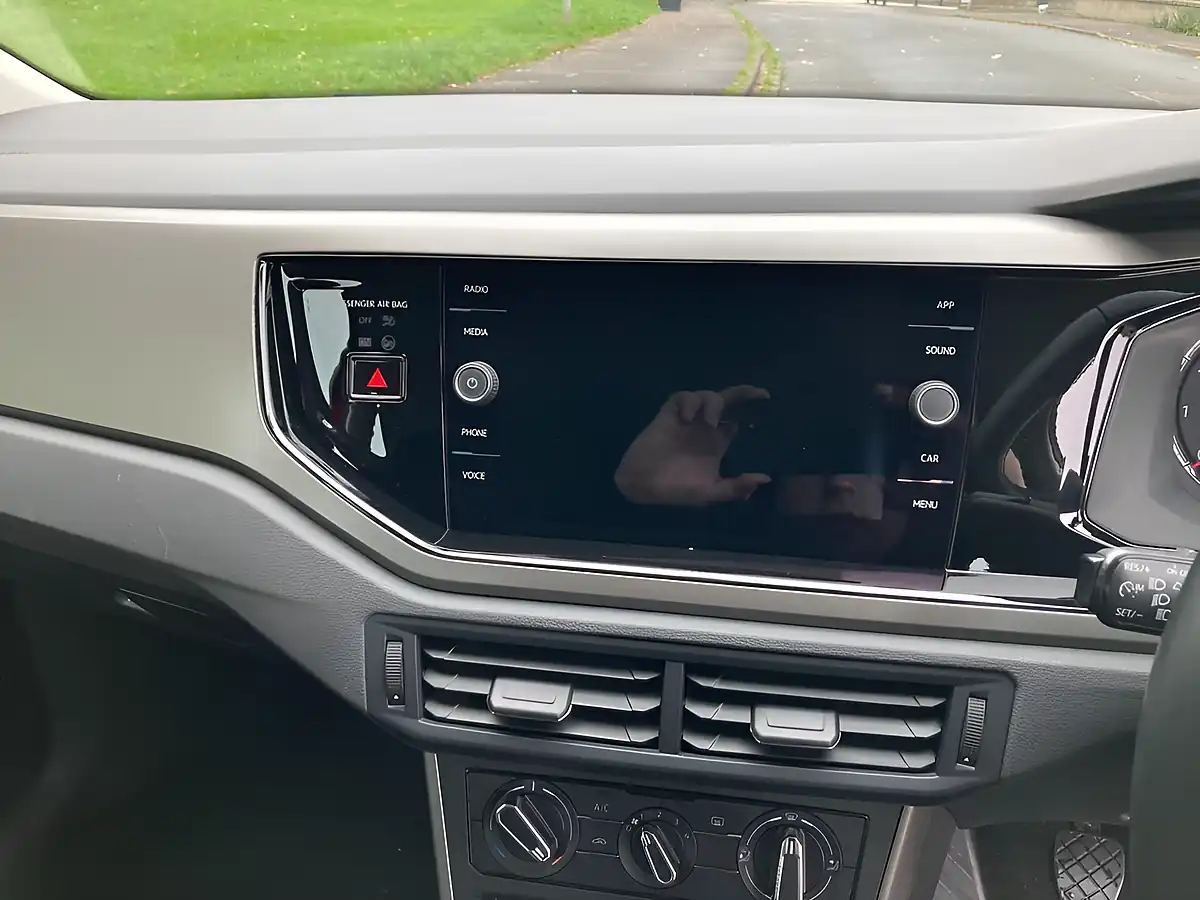 Used 2018 Volkswagen Polo Se Red - Interior and Exterior details 19