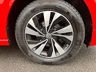 Used 2018 Volkswagen Polo Se Red - Interior and Exterior details 9