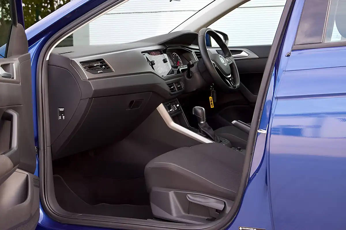 Used 2018 Volkswagen Polo Se Reef Blue - Interior and Exterior details 11