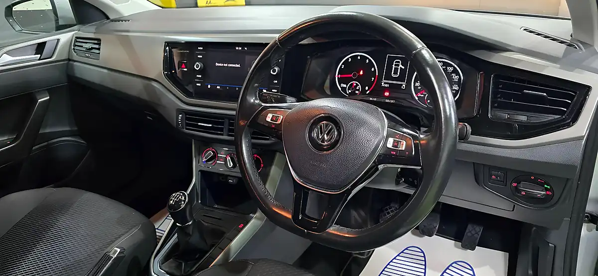 Used 2018 Volkswagen Polo Se Silver - Interior and Exterior details 11
