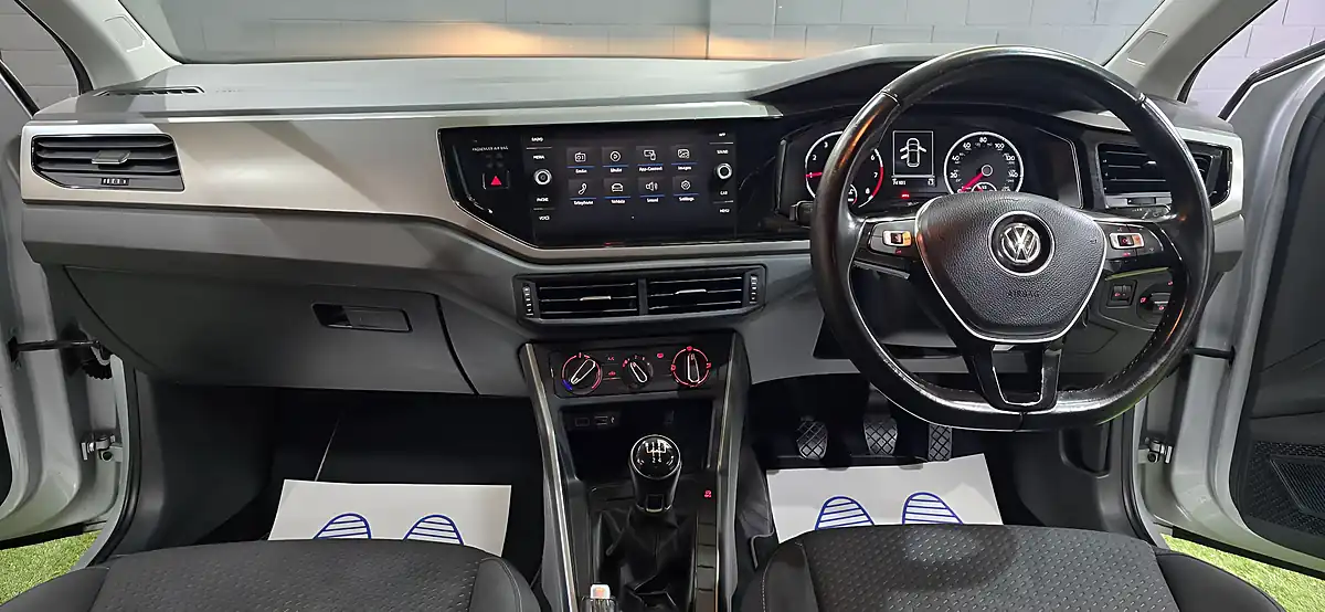 Used 2018 Volkswagen Polo Se Silver - Interior and Exterior details 3
