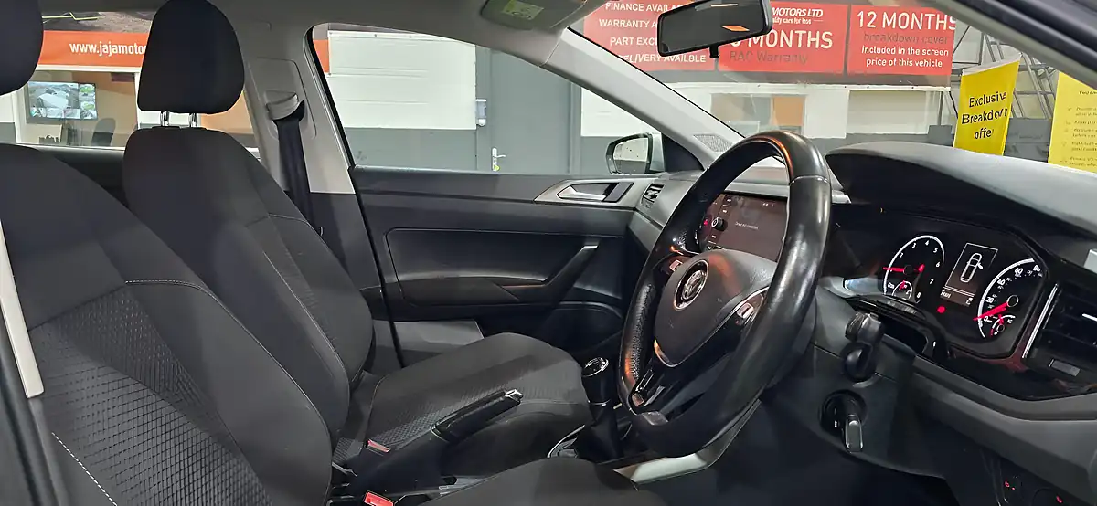 Used 2018 Volkswagen Polo Se Silver - Interior and Exterior details 5