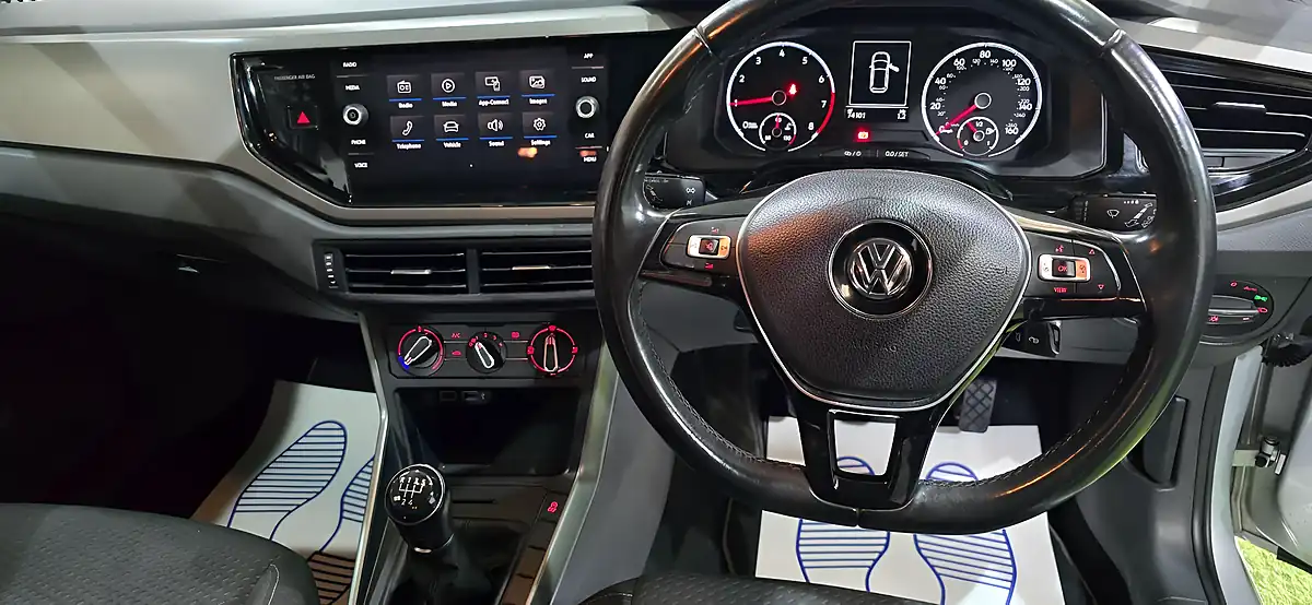 Used 2018 Volkswagen Polo Se Silver - Interior and Exterior details 7