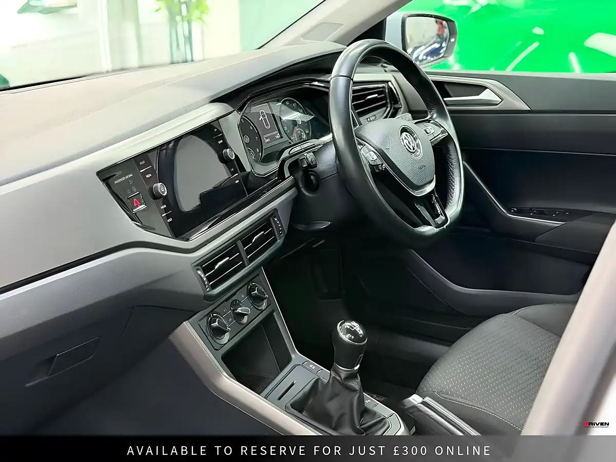 Used 2018 Volkswagen Polo Se Silver - Interior and Exterior details 13