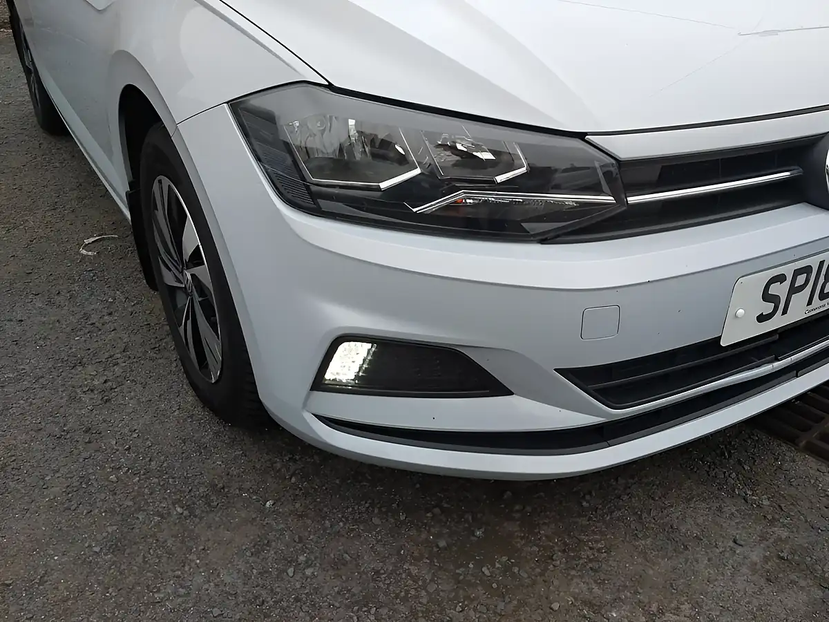 Used 2018 Volkswagen Polo Se Silver - Interior and Exterior details 10