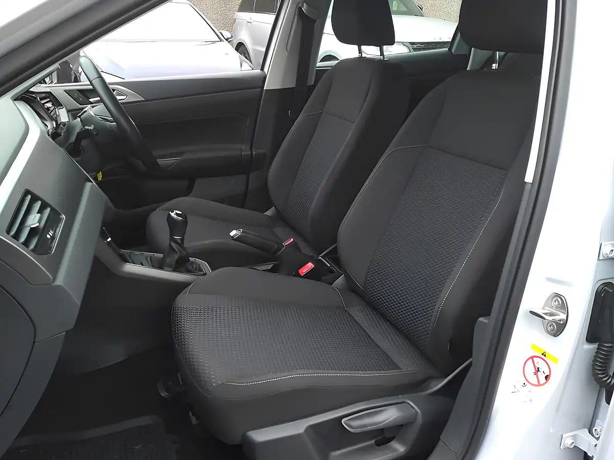 Used 2018 Volkswagen Polo Se Silver - Interior and Exterior details 14