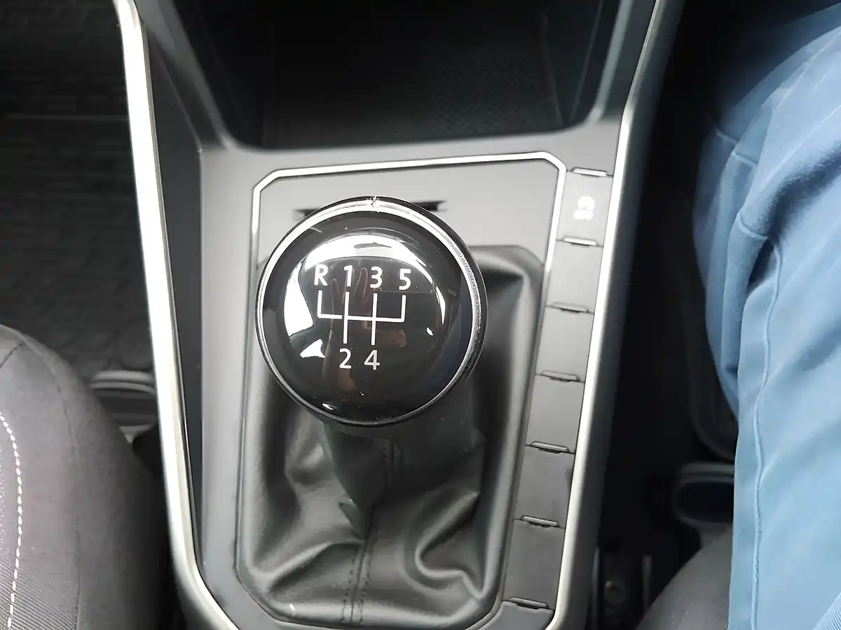 Used 2018 Volkswagen Polo Se Silver - Interior and Exterior details 18
