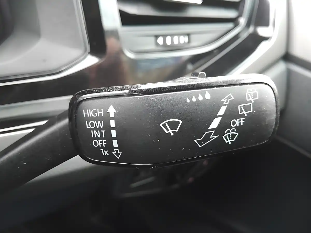 Used 2018 Volkswagen Polo Se Silver - Interior and Exterior details 19