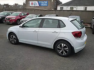 Used 2018 Volkswagen Polo Se Silver - Interior and Exterior details 4