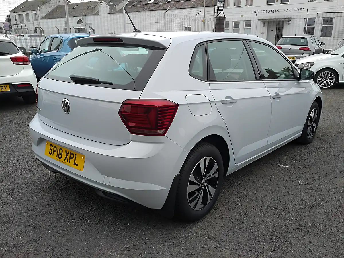 Used 2018 Volkswagen Polo Se Silver - Interior and Exterior details 7