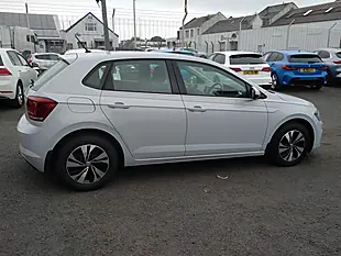 Used 2018 Volkswagen Polo Se Silver - Interior and Exterior details 8