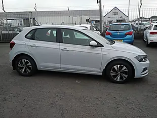 Used 2018 Volkswagen Polo Se Silver - Interior and Exterior details 9