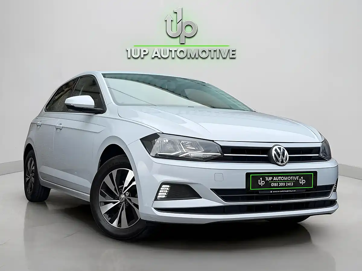 Used 2018 Volkswagen Polo Se Silver - Front View