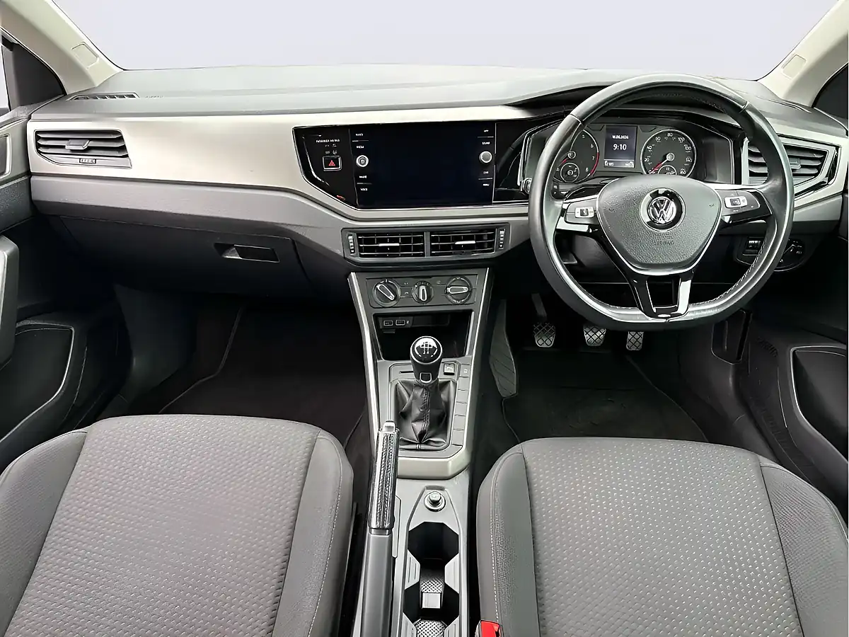 Used 2018 Volkswagen Polo Se Silver - Interior and Exterior details 12