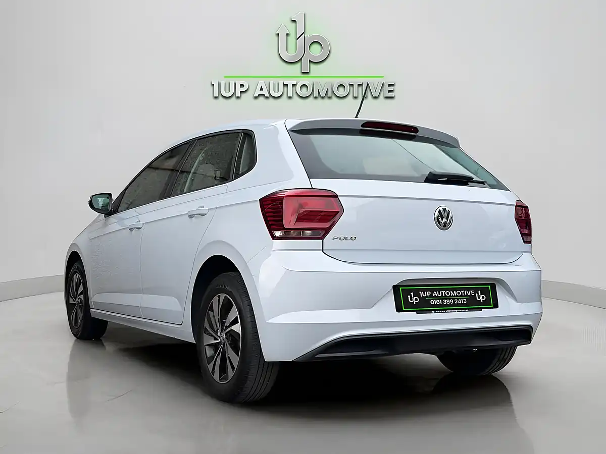 Used 2018 Volkswagen Polo Se Silver - Interior and Exterior details 5
