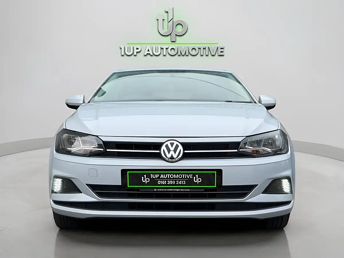 Used 2018 Volkswagen Polo Se Silver - Interior and Exterior details 6