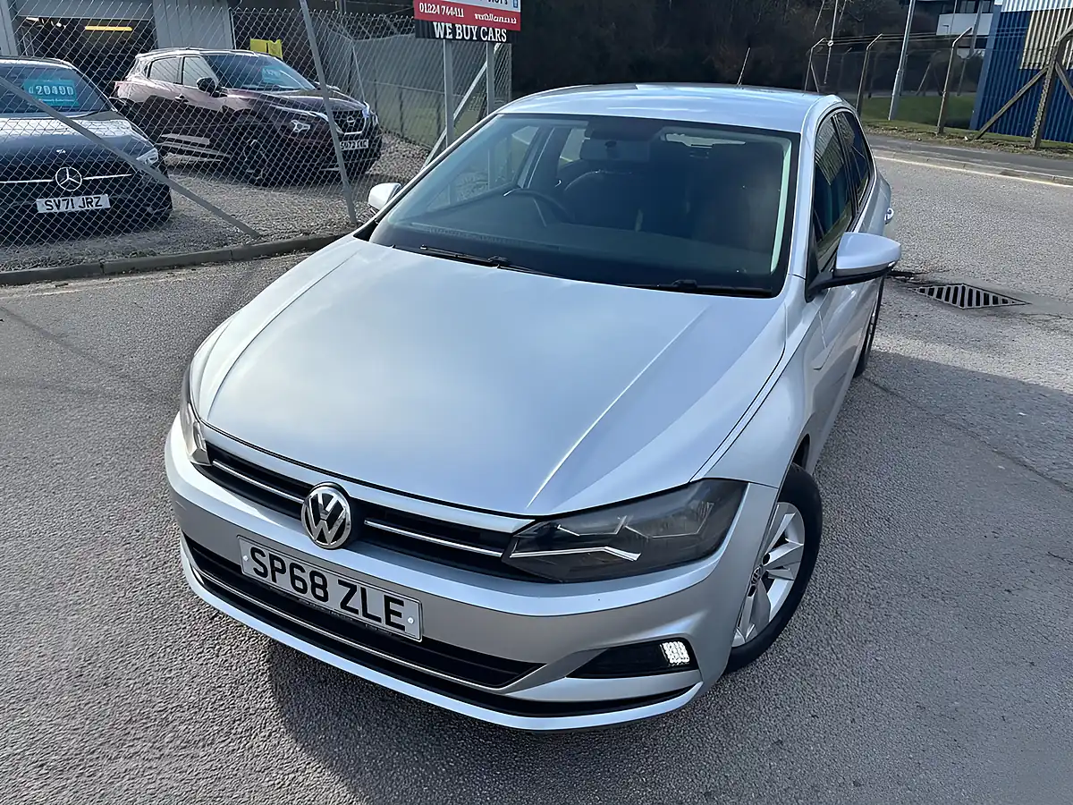 Used 2018 Volkswagen Polo Se Silver - Interior and Exterior details 13