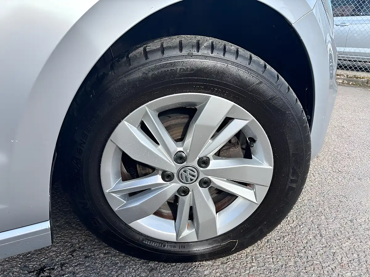 Used 2018 Volkswagen Polo Se Silver - Interior and Exterior details 20