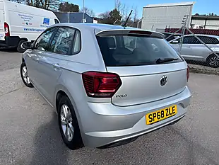 Used 2018 Volkswagen Polo Se Silver - Interior and Exterior details 4