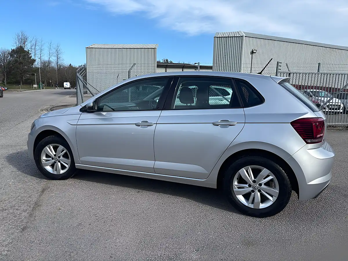 Used 2018 Volkswagen Polo Se Silver - Interior and Exterior details 8