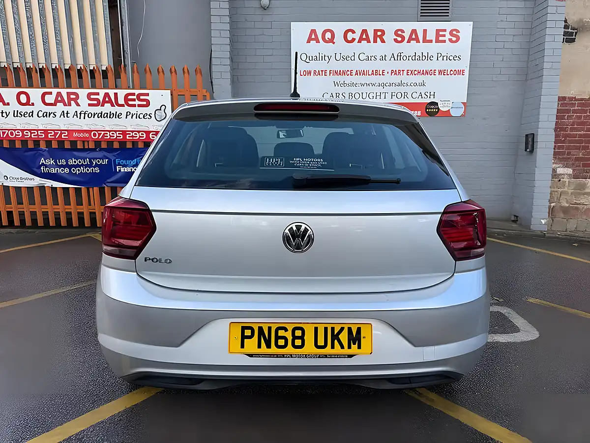 Used 2018 Volkswagen Polo Se Silver - Interior and Exterior details 6