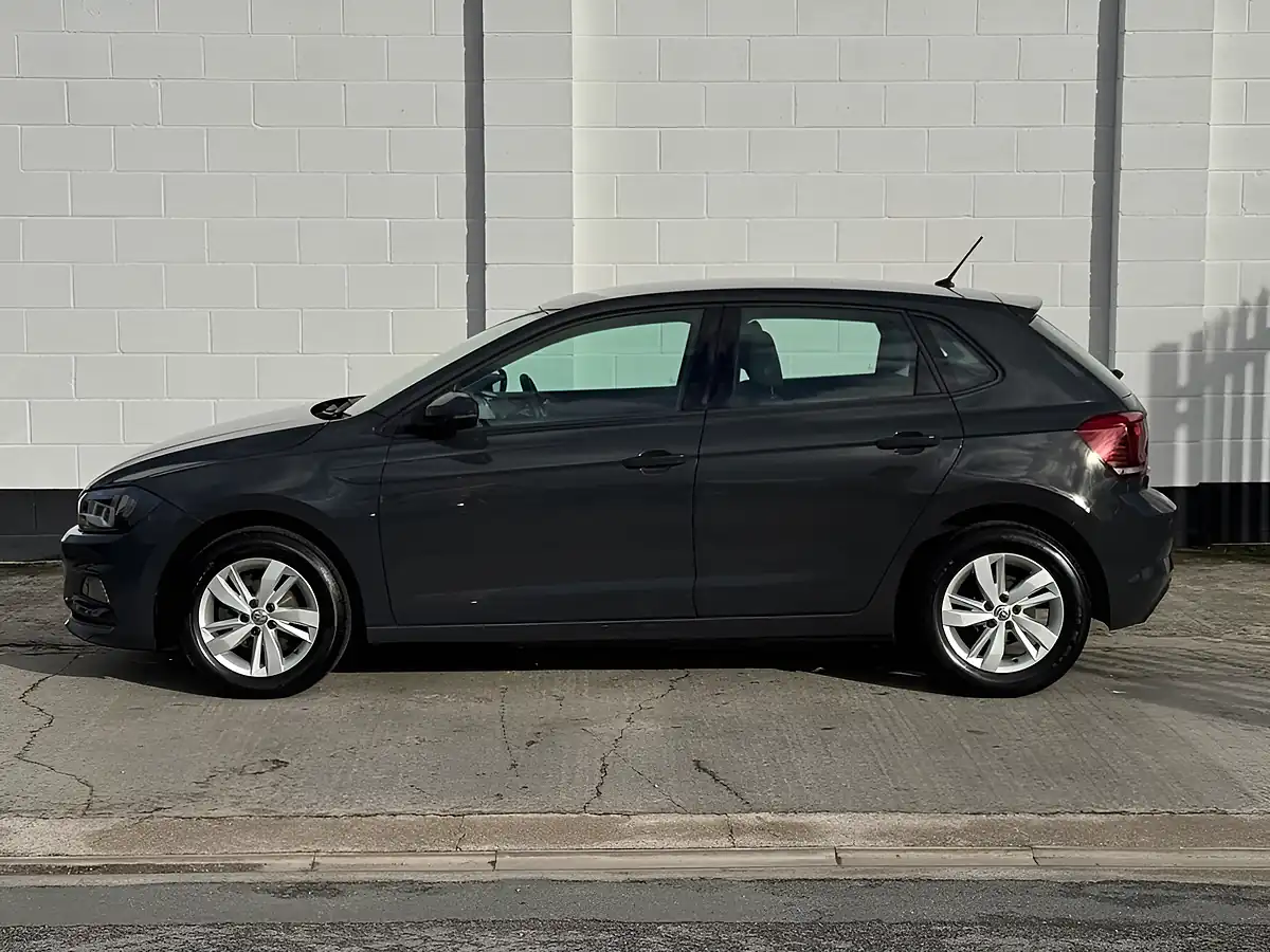 Used 2018 Volkswagen Polo Se Urano Grey - Interior and Exterior details 13