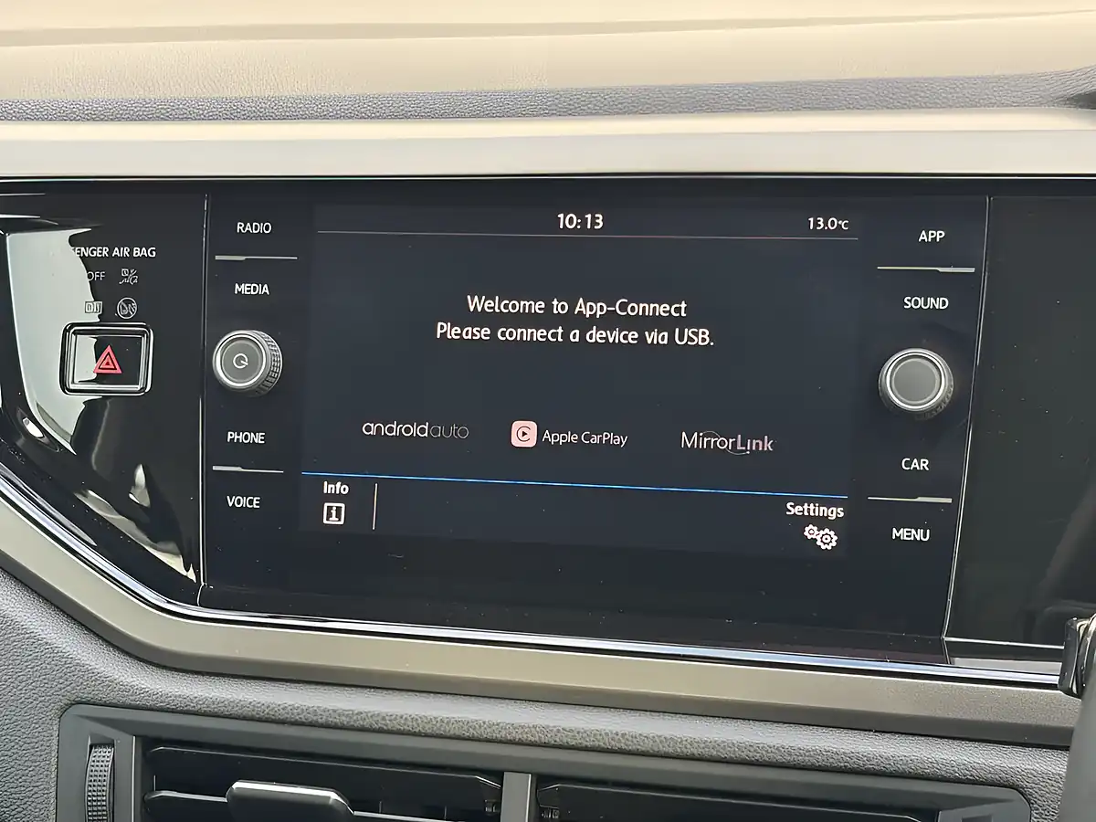Used 2018 Volkswagen Polo Se Urano Grey - Interior and Exterior details 17