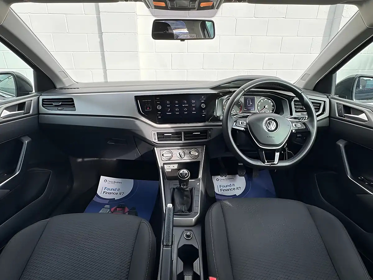 Used 2018 Volkswagen Polo Se Urano Grey - Interior and Exterior details 2