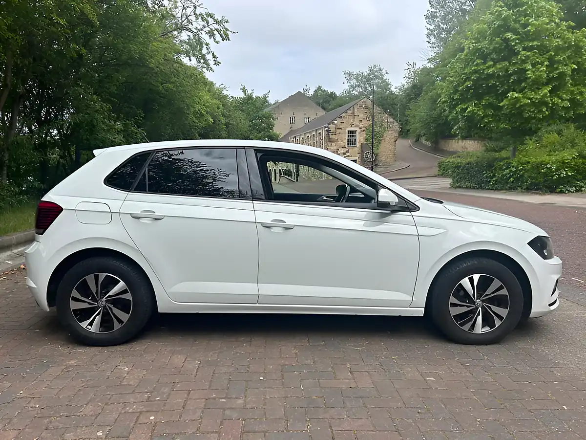 Used 2018 Volkswagen Polo Se White - Interior and Exterior details 4