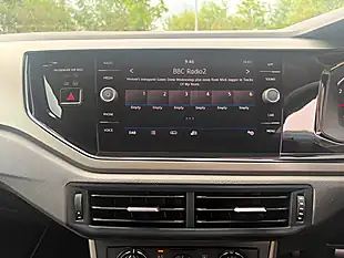 Used 2018 Volkswagen Polo Se White - Interior and Exterior details 17