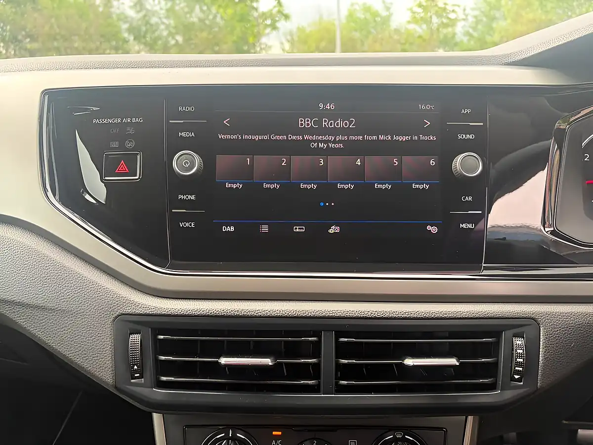 Used 2018 Volkswagen Polo Se White - Interior and Exterior details 17