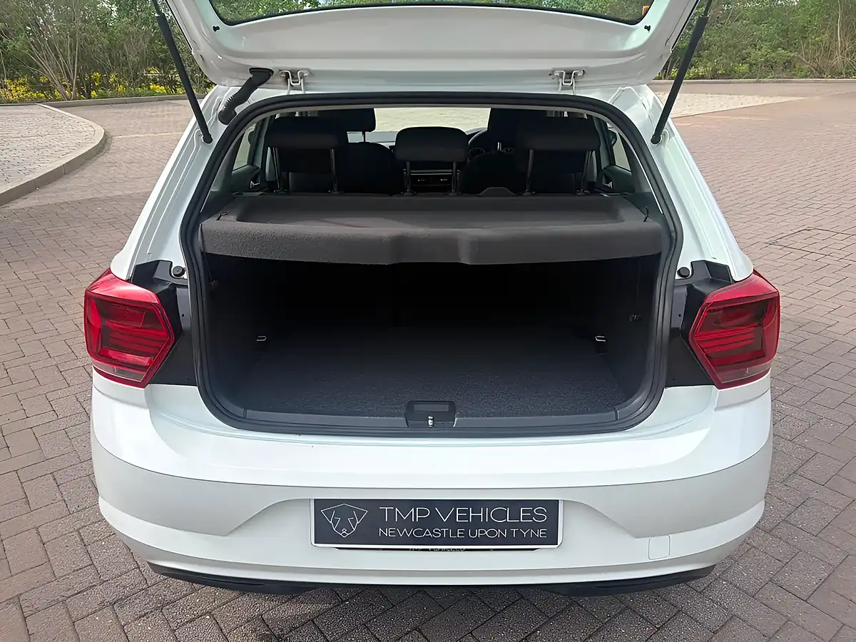 Used 2018 Volkswagen Polo Se White - Interior and Exterior details 20